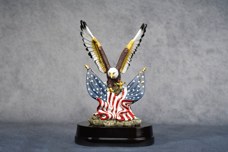 Eagle w/ Split Amber Flag - Monarch Trophy Studio