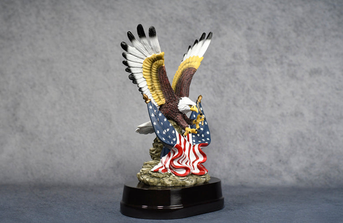 Eagle w/ Split Amber Flag - Monarch Trophy Studio