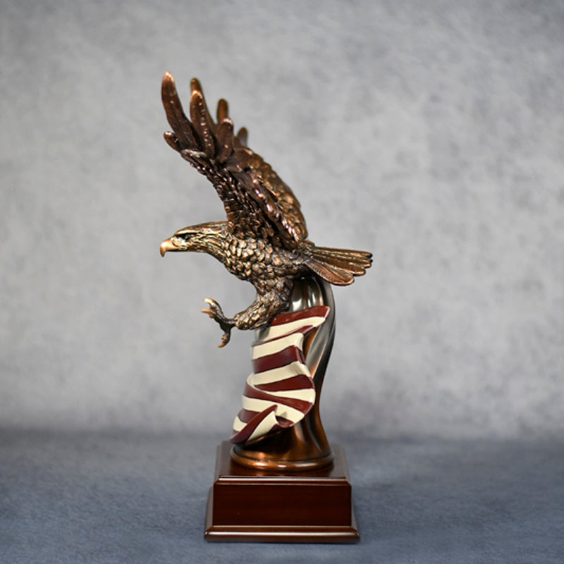 Eagle in Flight w/American Flag - Monarch Trophy Studio