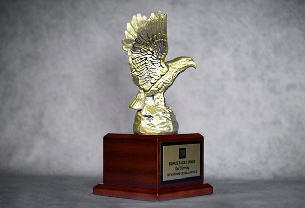 Noble Gold Eagle w/ Large Base - Monarch Trophy Studio