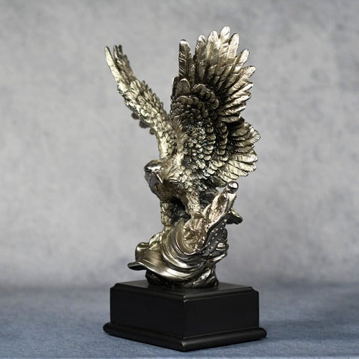 Silver Eagle w/Flag - Monarch Trophy Studio