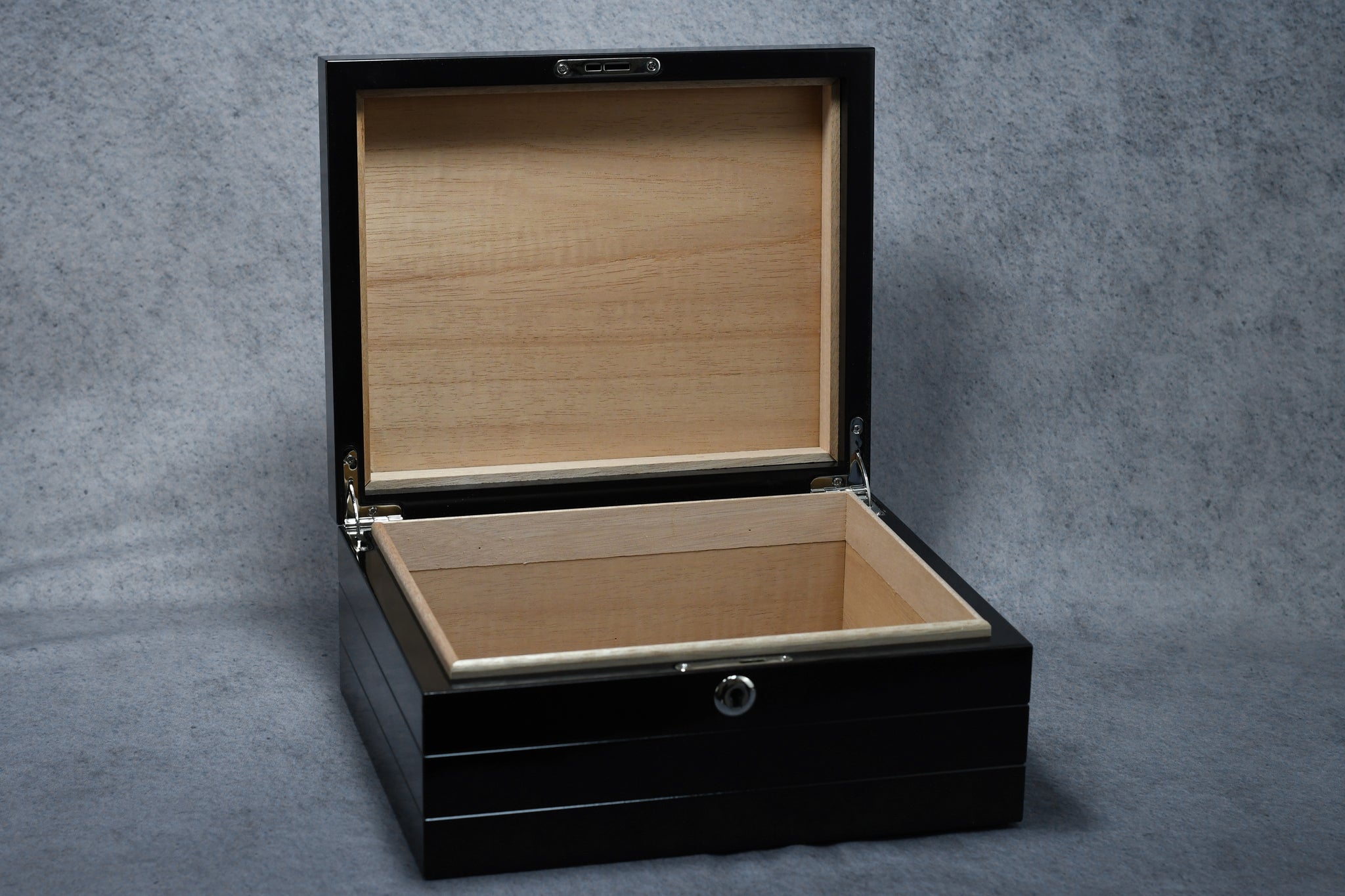 Onyx Humidor - Monarch Trophy Studio