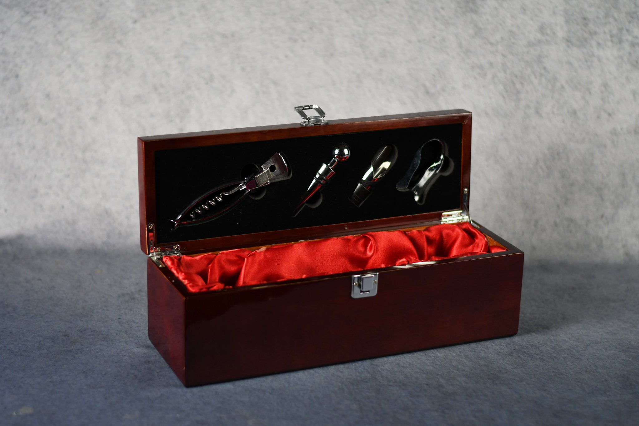 Wine Set - Monarch Trophy Studio