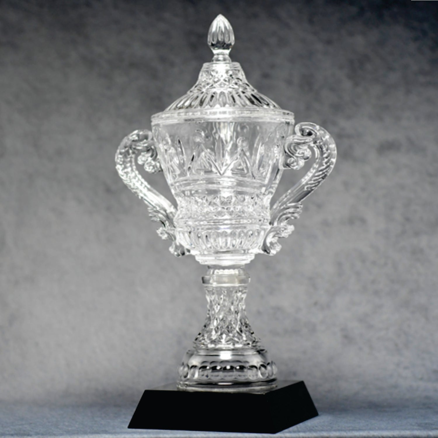 Crystal Vase w/Black Base - Monarch Trophy Studio